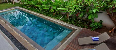 Outdoor pool, sun loungers