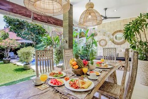 Outdoor dining