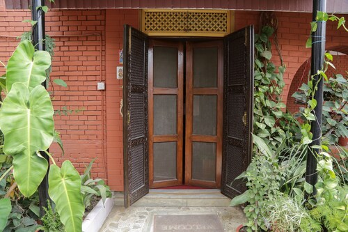 Meena House With Private Balcony