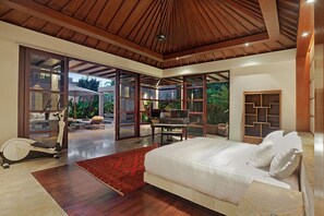 3 bedrooms, in-room safe, free WiFi, bed sheets