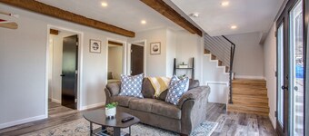 *FULL REMODEL* 4 BD Entire House Located Close to Downtown!