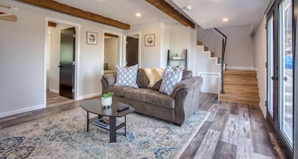 *FULL REMODEL* 4 BD Entire House Located Close to Downtown!