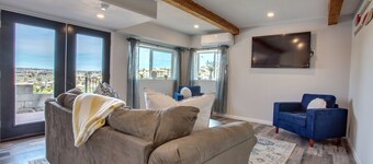 *FULL REMODEL* 4 BD Entire House Located Close to Downtown!