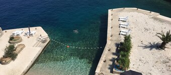 En rolig og tilbaketrukket luksusvilla i den sjarmerende og rolige landsbyen Racisce