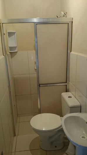 Bathroom - Cozy house in the cove (Ubatuba)