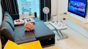 2 bedrooms, in-room safe, desk, WiFi