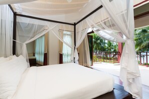 4 bedrooms, desk, iron/ironing board, free WiFi