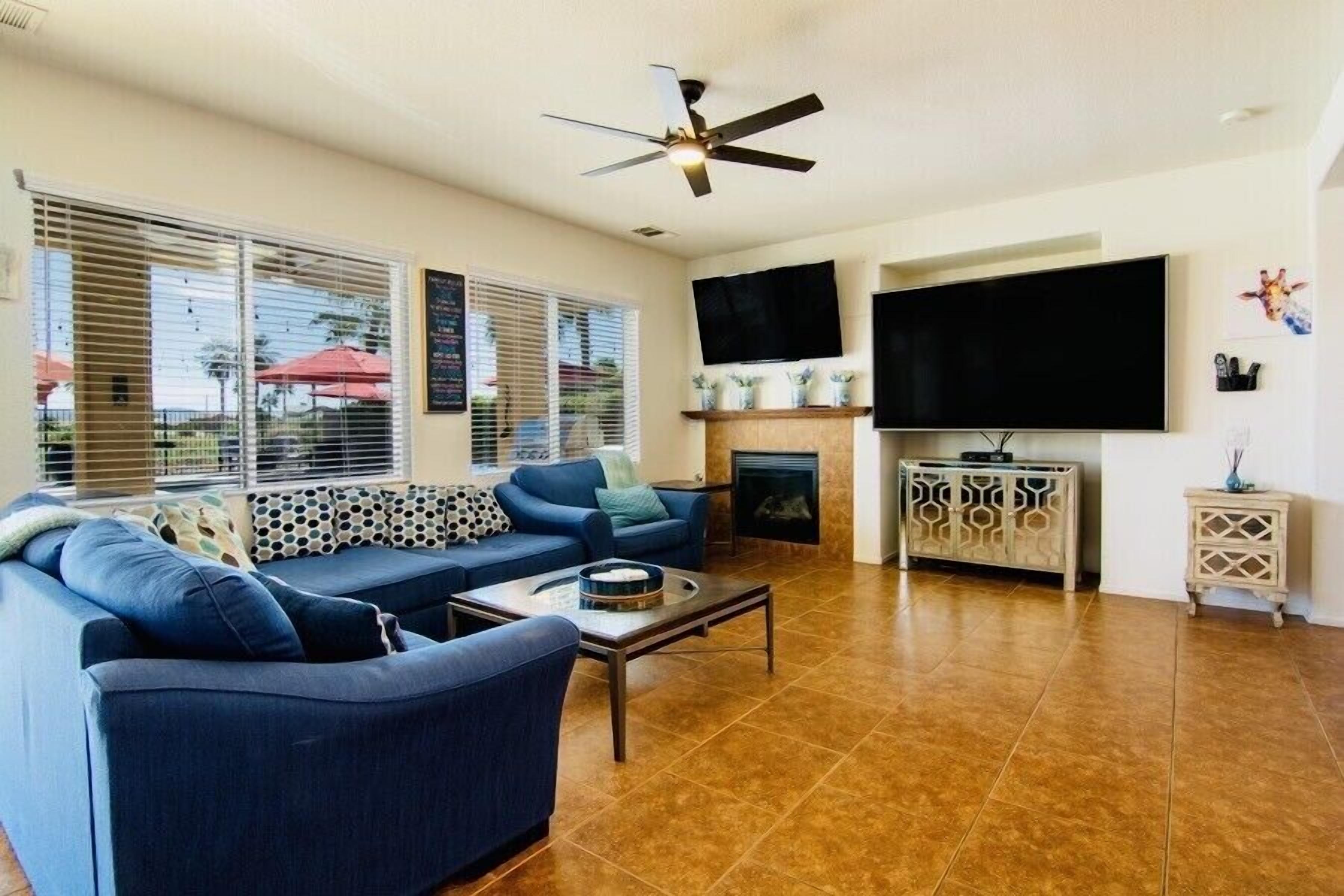 #1 TERRA LAGO AIRBNB/GOLF/LAKE /AND MOUNTAIN VIEWS