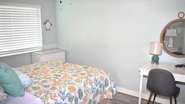 2 bedrooms, iron/ironing board, WiFi (free), bed sheets - Lay-Z Liv-N 13 ~ Pool, updated, Beach = 1 block (Bradenton Beach)