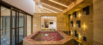 Natural Pearl Farmhouse - Fun, Family, and your own Farm Stay