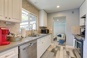 Fridge, microwave, stovetop, dishwasher - Family Home w/ Pool ~ 7 Mi to Downtown Sacramento! (Sacramento)