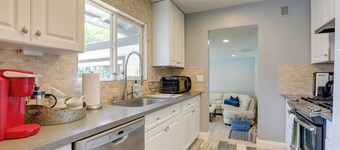 Family Home w/ Pool ~ 7 Mi to Downtown Sacramento!