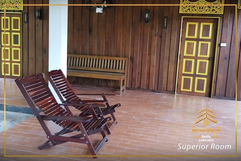 Blackout curtains, free WiFi, bed sheets