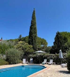 A heated pool - Secluded 5* rated villa with private heated pool and full air conditioning (Flayosc)