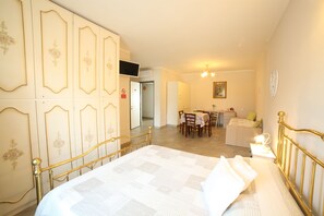 Down duvets, blackout curtains, soundproofing, free WiFi