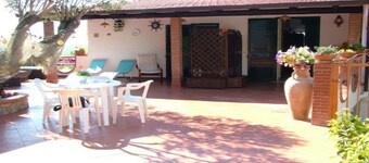 casa vacanze villa BAIA-LUNA. camera. 2
