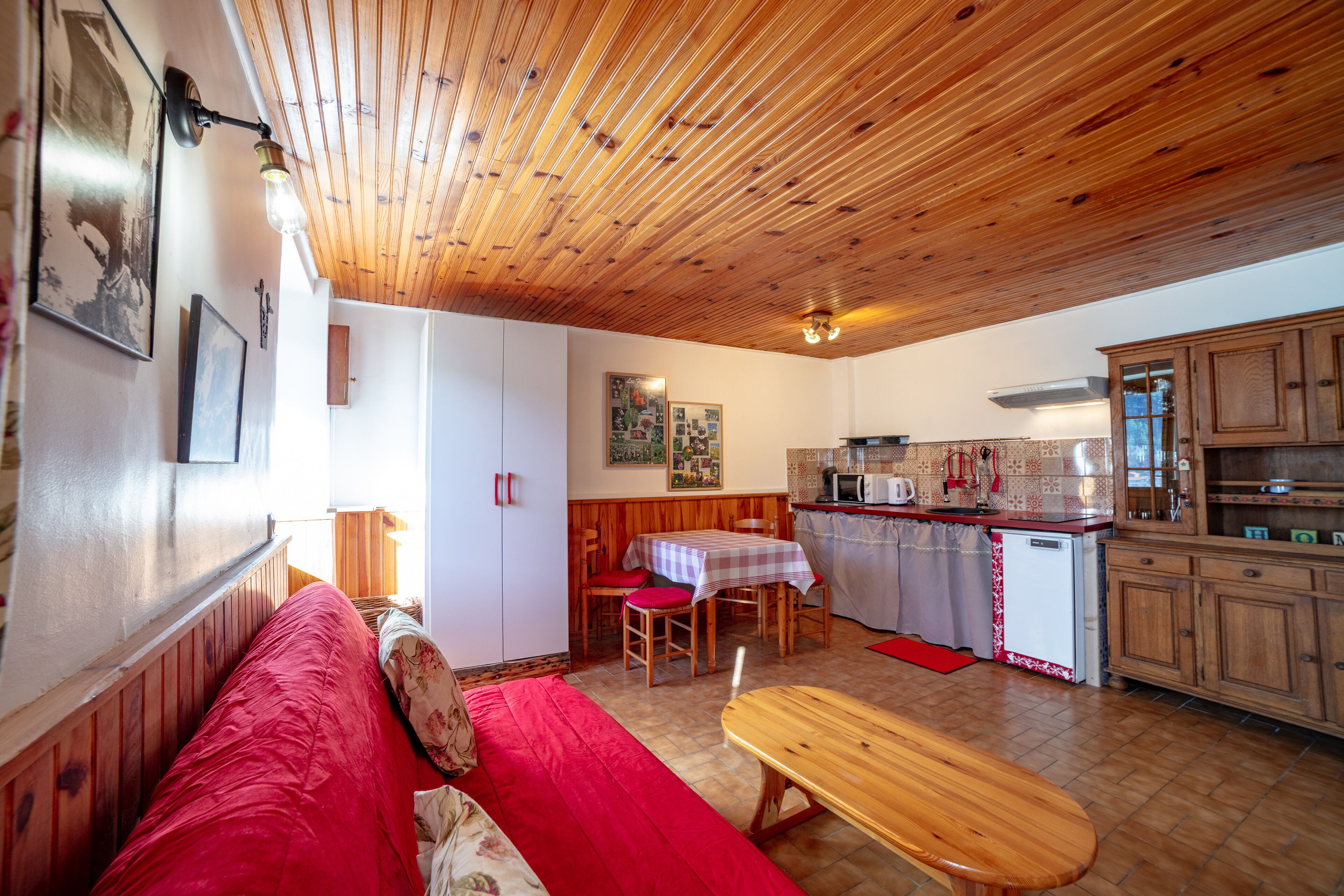 300m from the heart of the village, studio, 25m², new, quiet, great view