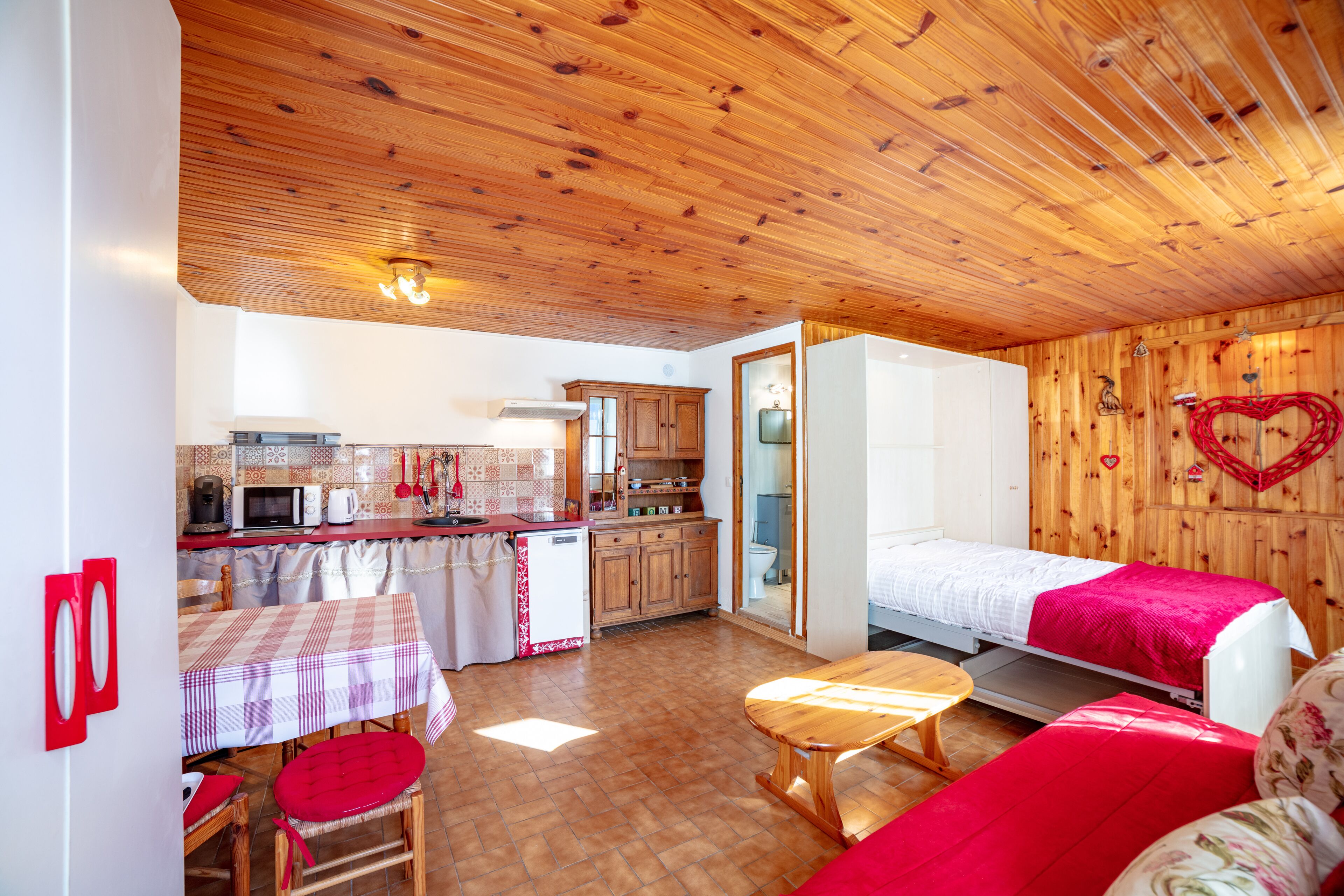 300m from the heart of the village, studio, 25m², new, quiet, great view