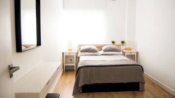 2 slaapkamers, een strijkplank/strijkijzer, wifi, beddengoed