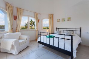 3 Schlafzimmer, Bügeleisen/Bügelbrett, Reisekinderbett, kostenloses WLAN