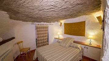 1 chambre, fer et planche Ă  repasser, Wi-Fi gratuit, draps fournis