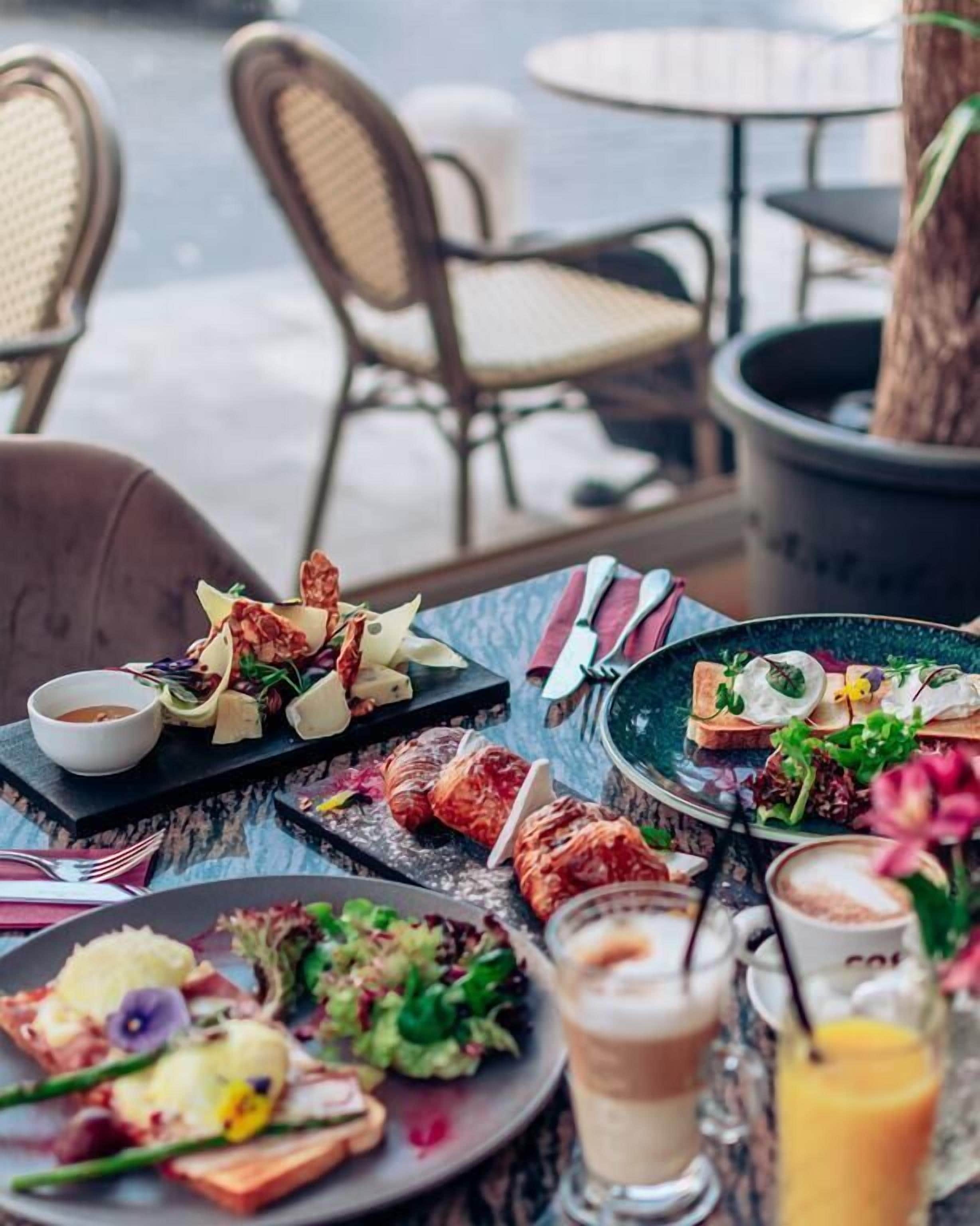 daily full breakfast (ron 75 per person)