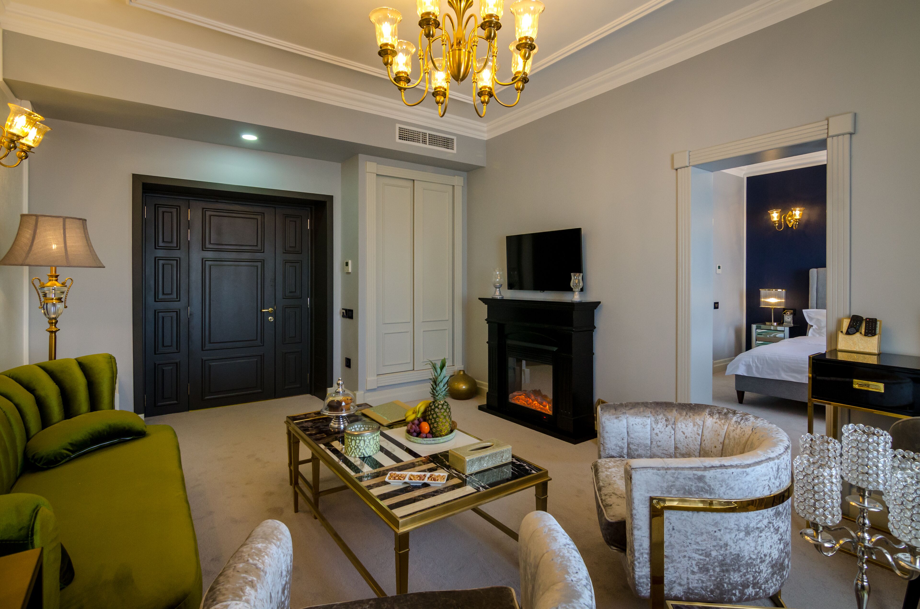 executive suite | 2 bedrooms, minibar, in-room safe, individually decorated