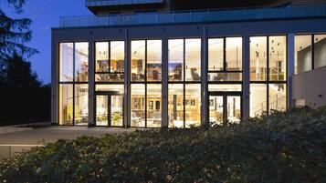 Breakfast, lunch, dinner served; international cuisine, garden views