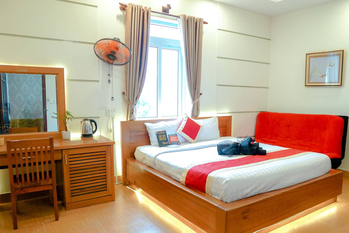 Superior Room | Desk, soundproofing, iron/ironing board, free WiFi