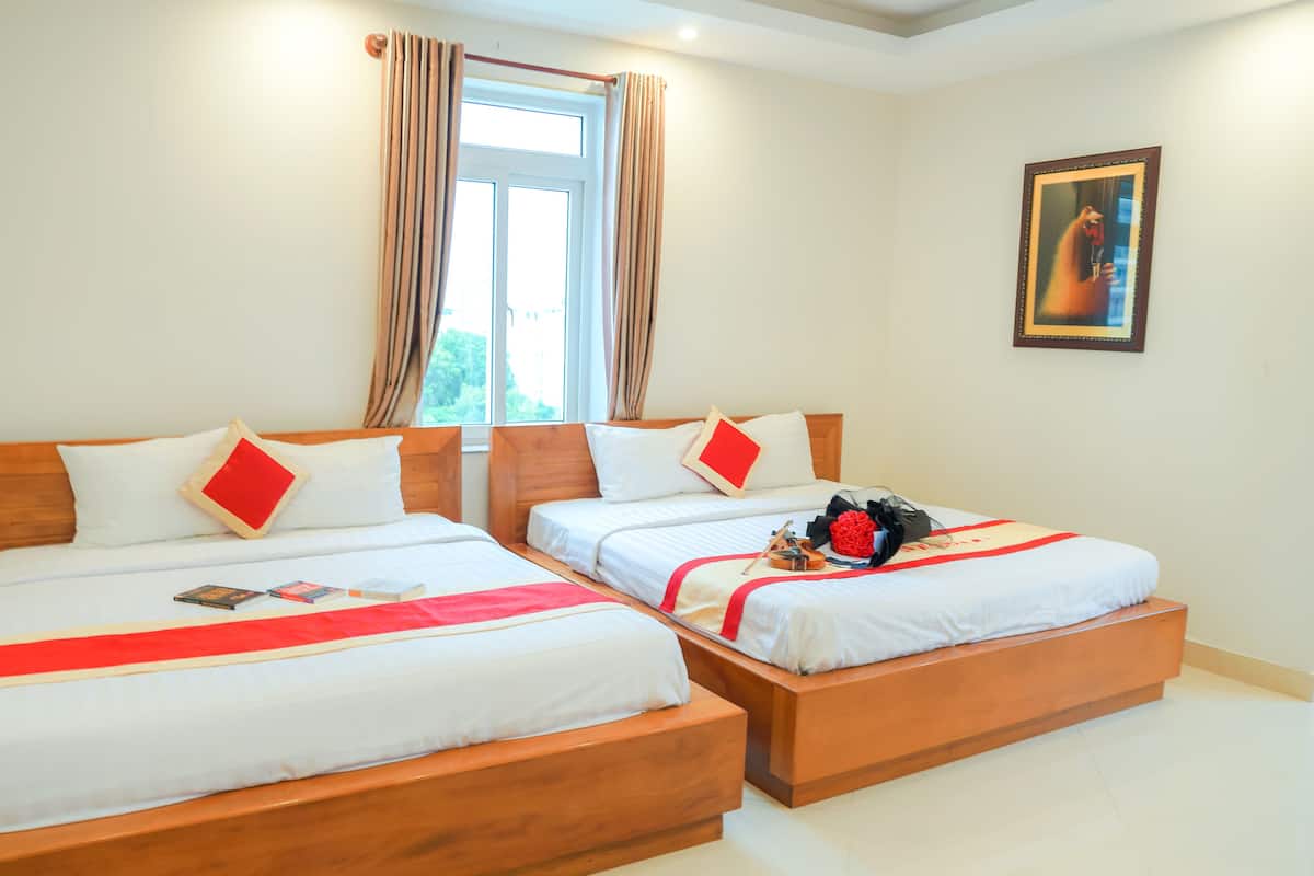 Standard Quadruple Room | Desk, soundproofing, iron/ironing board, free WiFi