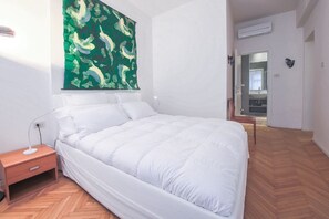 2 Schlafzimmer, Schreibtisch, Bügeleisen/Bügelbrett, WLAN