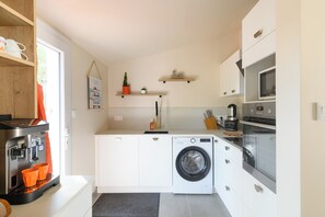 Fridge, microwave, oven, stovetop - 5* beach house with Spa, Noirmoutier (La Guérinière)