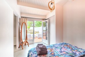 3 bedrooms, iron/ironing board, travel crib, free WiFi - Vacation home with Spa 50 m from the beach, Noirmoutier (La Guérinière)