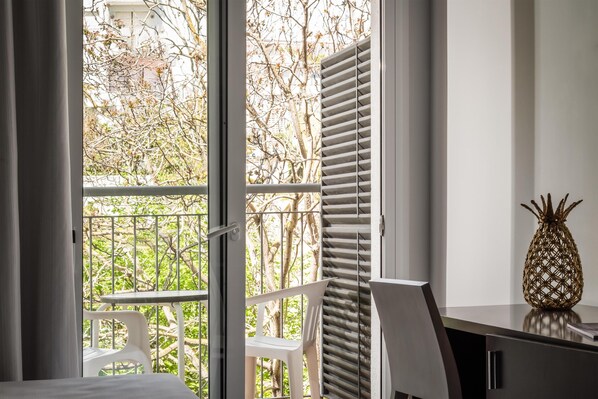 Bureau, Wi-Fi, draps fournis