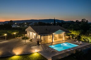 Outdoor pool - Villa Voltera Lixouri Kefalonia (Argostoli Kefalonia)