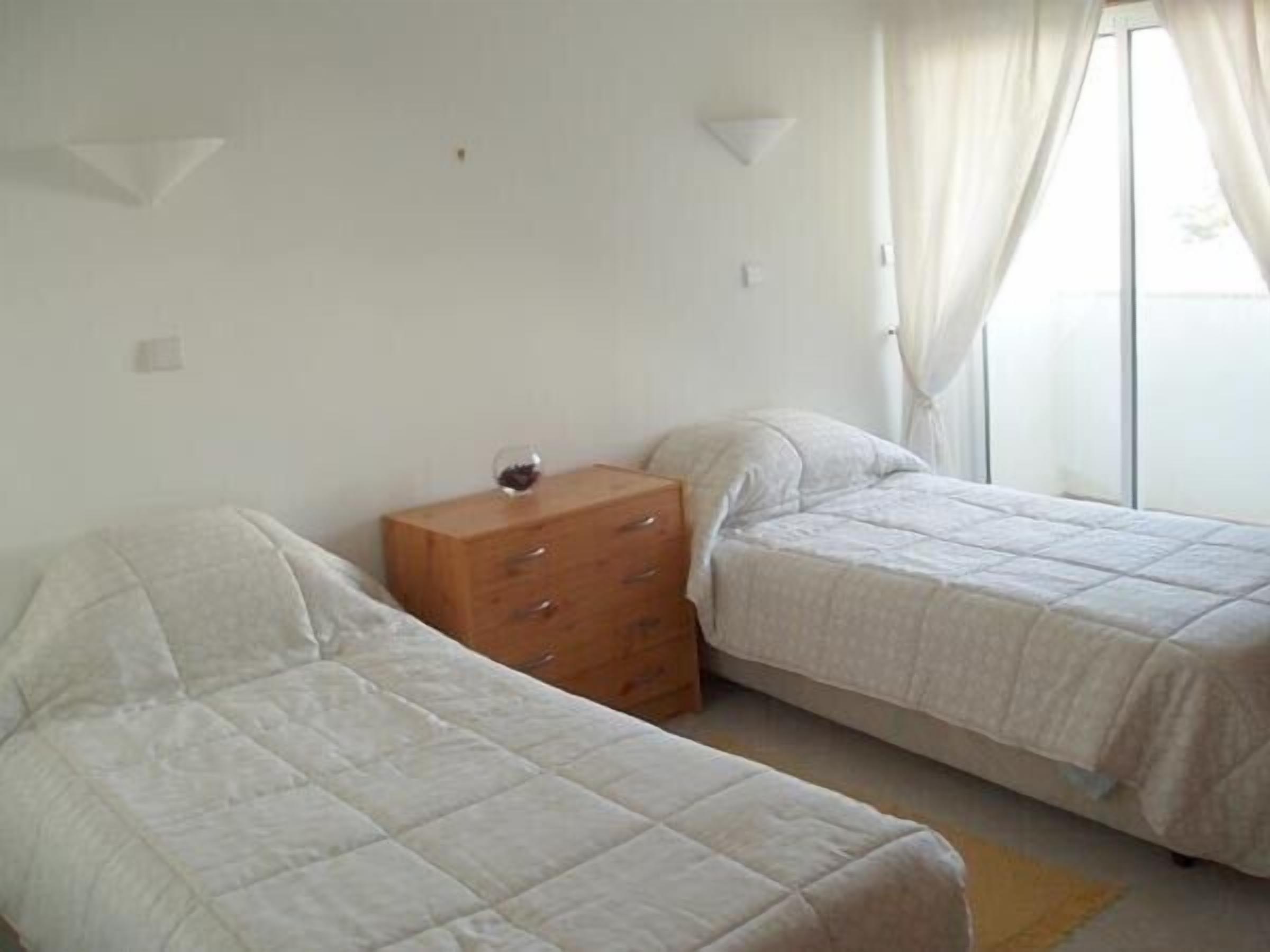 2 slaapkamers, een kluis op de kamer, een strijkplank/strijkijzer