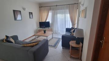 Smart TV, DVD player, stereo