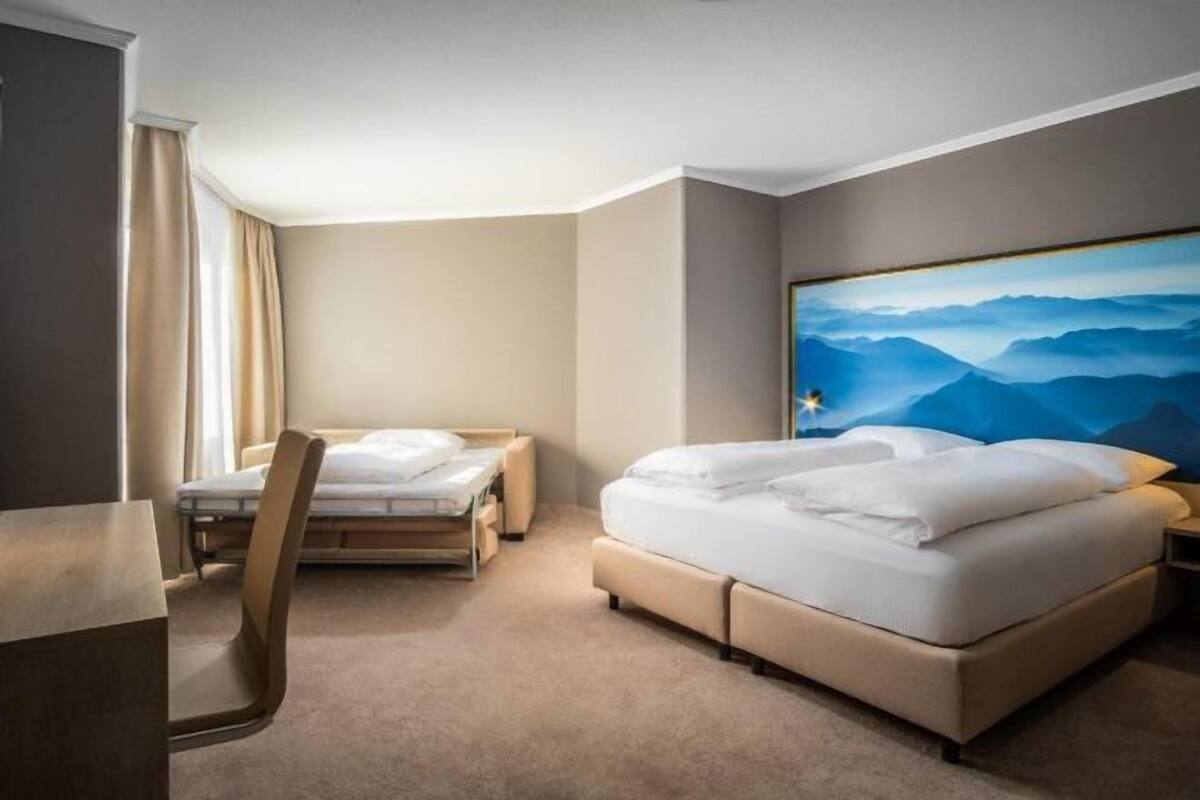 Premium bedding, down duvets, pillow-top beds, minibar