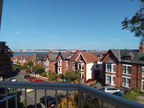 Iron/ironing board, free WiFi, bed sheets - Holland House (Wallasey)