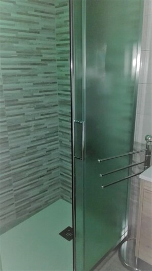 風筒、提供毛巾、番梘、洗頭水