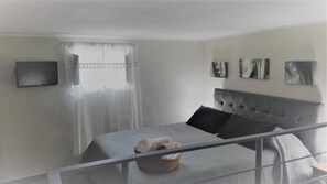 1 間睡房、房內夾萬、Wi-Fi、床單