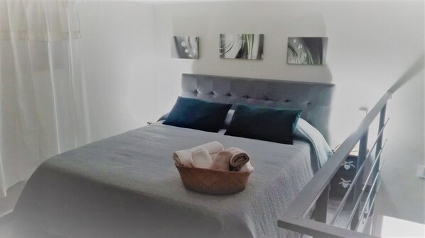 1 間睡房、房內夾萬、Wi-Fi、床單