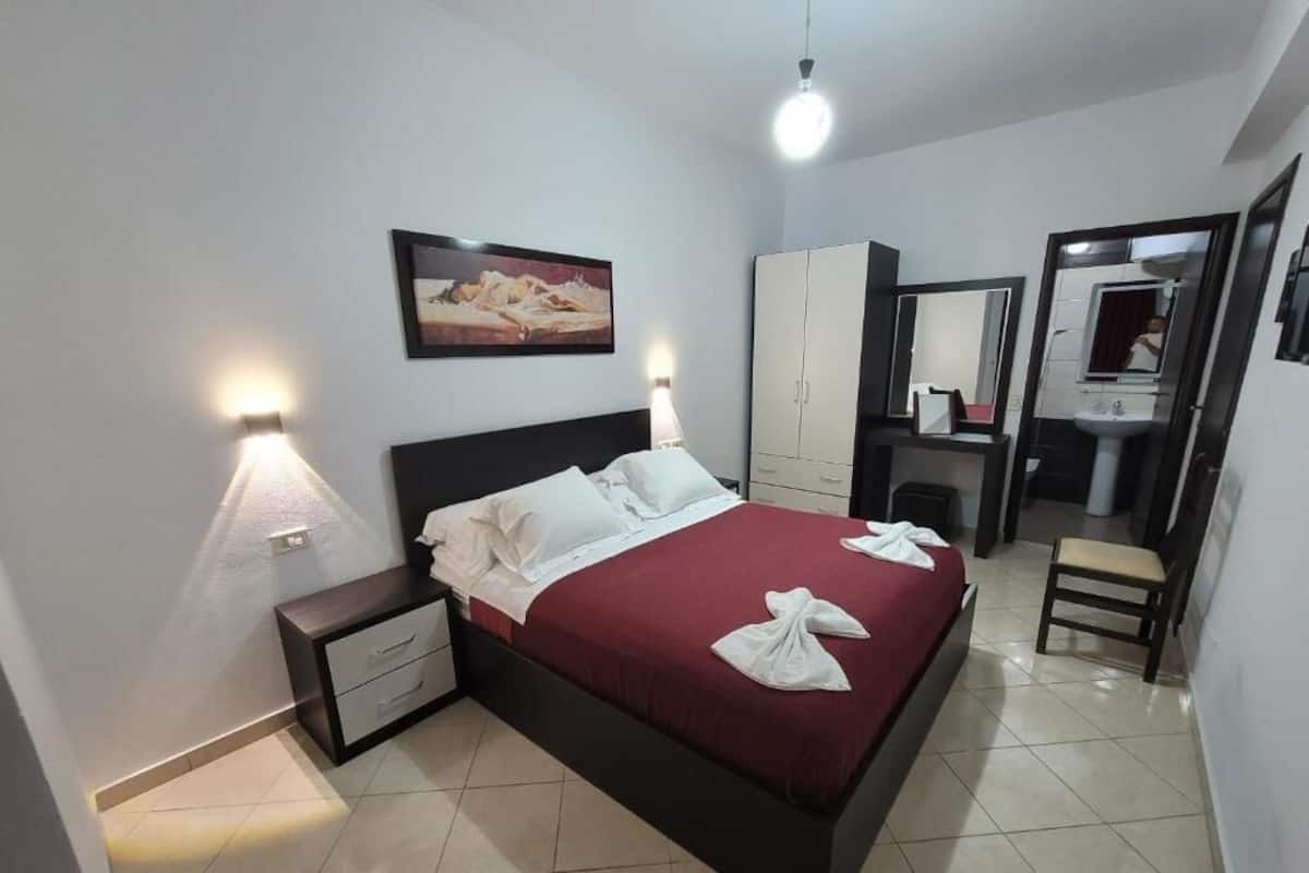 Ropa de cama de alta calidad y minibar