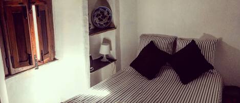 2 bedrooms, iron/ironing board, travel crib, free WiFi