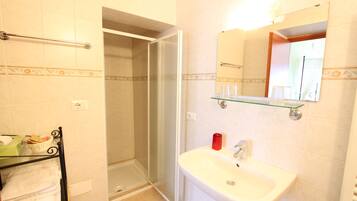 Panoramic Double Room, Ensuite (Raffa) | Bathroom