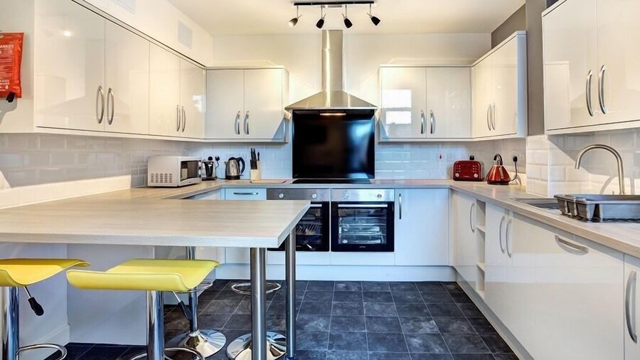 Townhouse Plus @ 166 Edleston Road Crewe