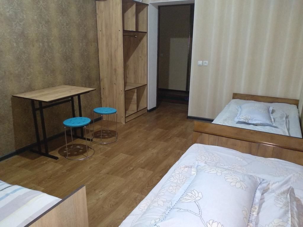 Habitación triple de lujo | Tabla de planchar con plancha