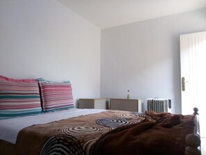 Desk, blackout curtains, free WiFi, bed sheets
