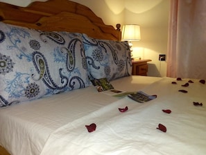 Desk, blackout curtains, free WiFi, bed sheets