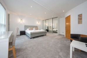 3 間睡房、熨斗/熨衫板、免費 Wi-Fi、床單